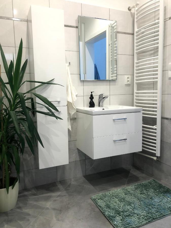 Art Apartment Telc Luaran gambar